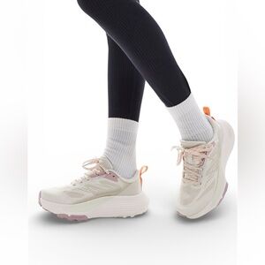 The North Face Women’s Altamesa 500 trail running shoes White Dune Papaya 6.5